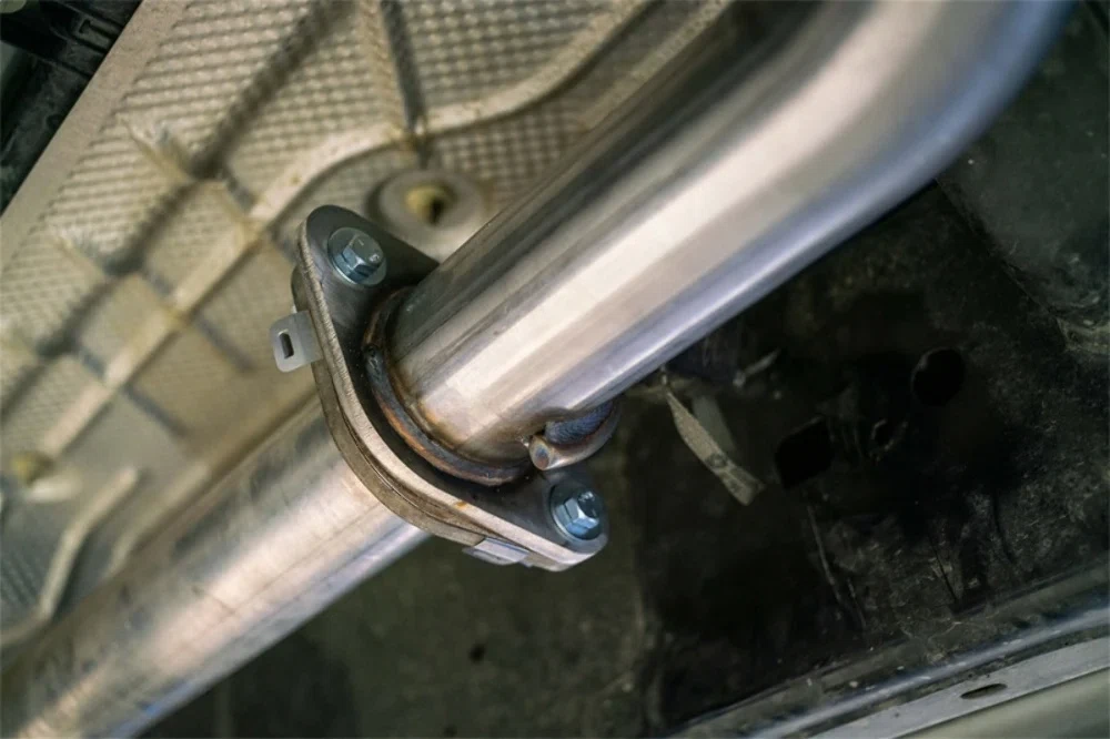 Fits 19-24 Ram 1500 3_ Single in_out Muffler Replacement High-Flow S_S_-S5143409
