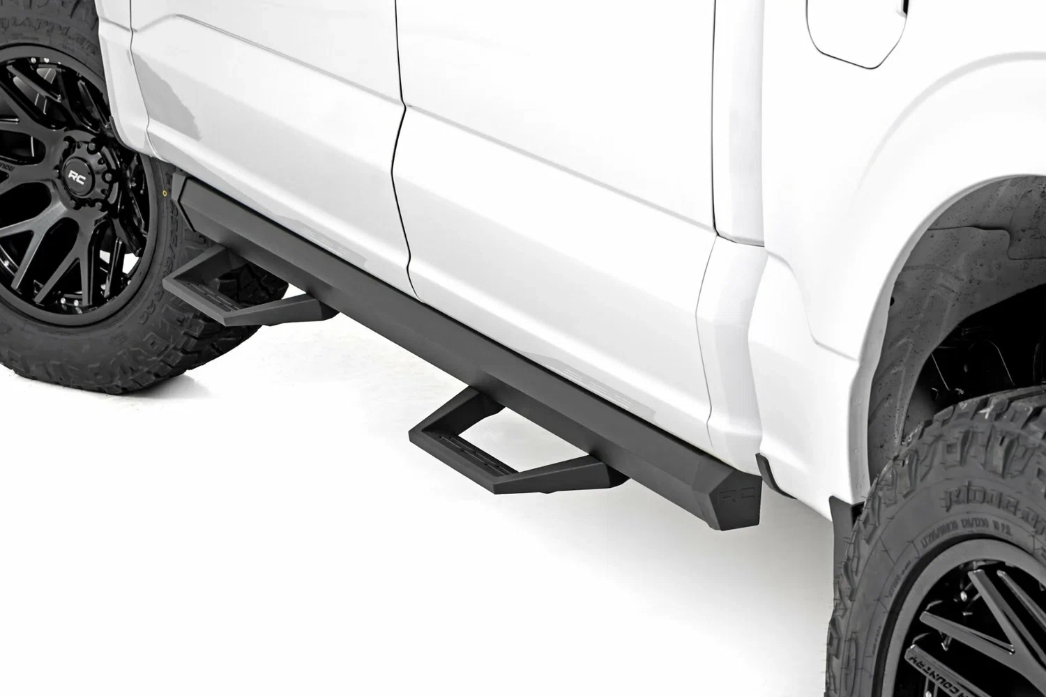 Fits Ford F-150 (15-24) SRL2 Adj Aluminum Step Crew Cab 51141